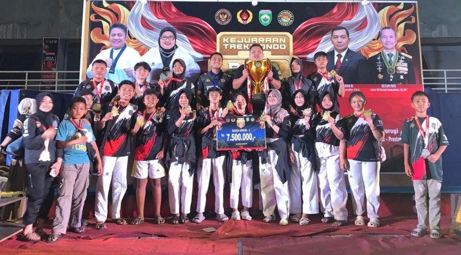 Bengkulu Berjaya! Kontingen Taekwondo Raih Juara Umum I Piala Menhan RI 2025, Kaur Jadi Ujung Tombak Kebanggaan