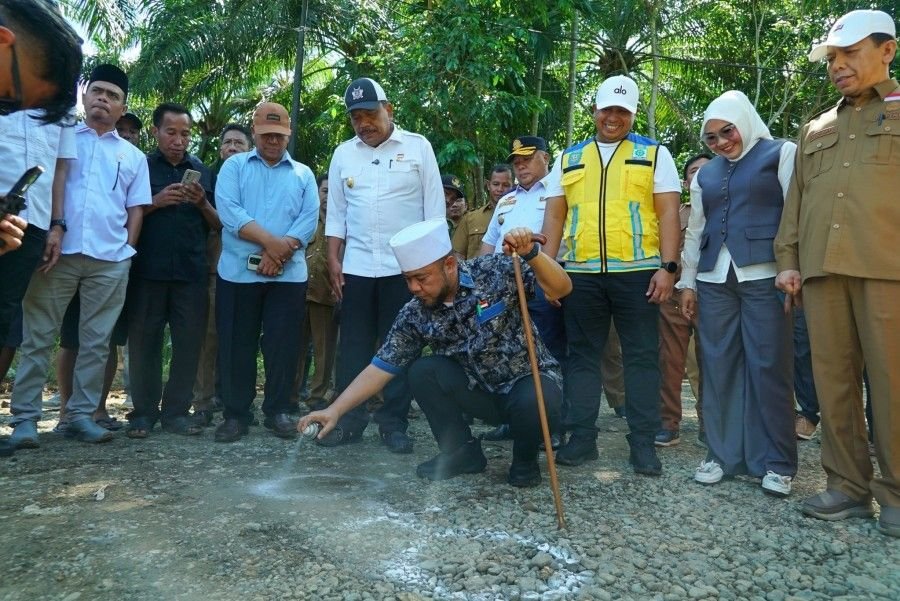 Gebrakan Rp72,2 Miliar di Seluma: Babak Baru Jalan Mulus, Ujian Janji Politik Gubernur, dan Harapan Ekonomi Warga