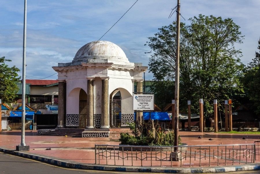 Kisah Dua Narasi: Menguak Makna Ganda Monumen Tugu Thomas Parr di Bengkulu